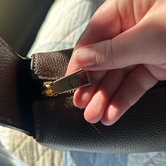 Coach Lola shoulder bag in Maple EUC - Picture 7 of 11